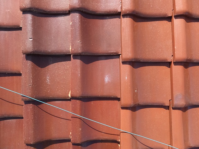 一部ズレが生じた瓦